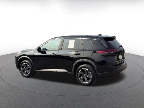 Used 2025 Nissan Rogue SV image 10