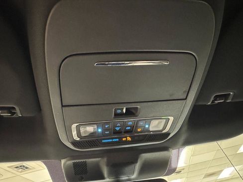 Used 2024 Ford F150 Lightning Lariat image 9