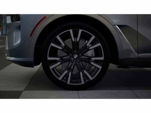 New 2026 BMW X7 xDrive40i w/ Premium Package AWD/4WD image 7