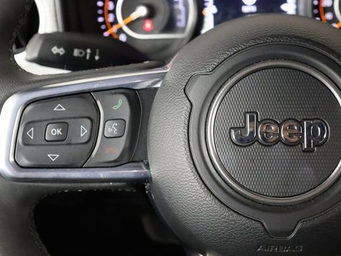 Used 2026 Jeep Wrangler Unlimited Sahara AWD/4WD image 34