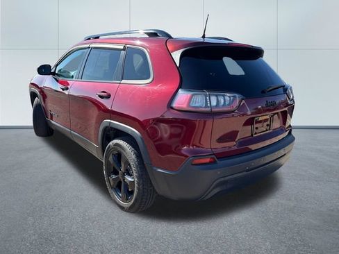 Used 2019 Jeep Cherokee Latitude Plus AWD/4WD image 2
