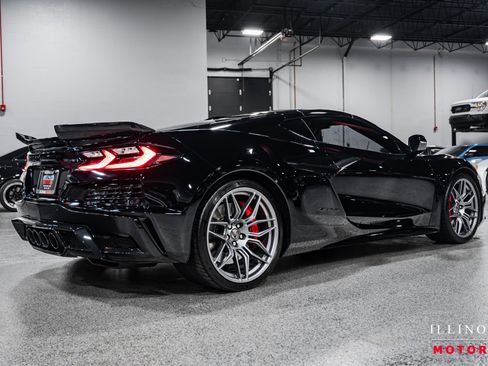 Used 2023 Chevrolet Corvette Z06 w/ Battery Protection Package image 4