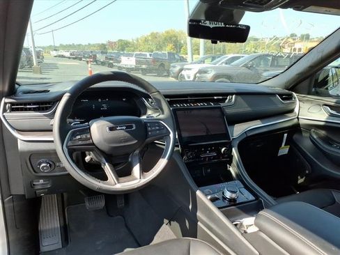 New 2025 Jeep Grand Cherokee L Limited w/ Luxury Tech Group II image 12