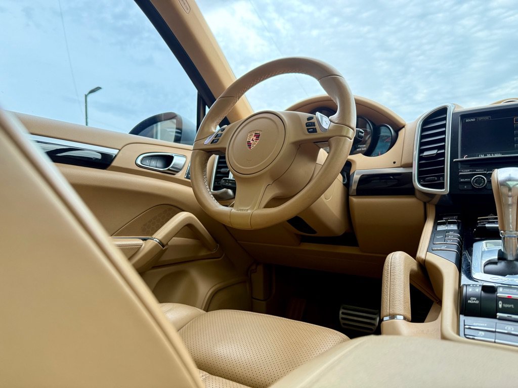 Used 2014 Porsche Cayenne S AWD/4WD image 11