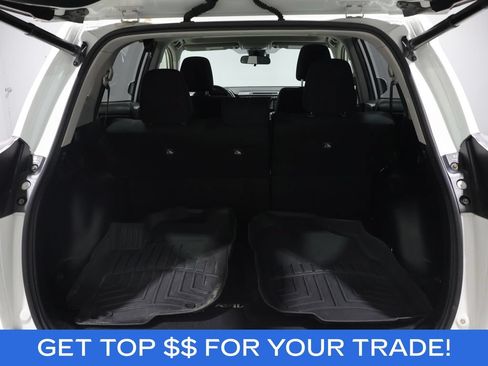 Used 2017 Toyota RAV4 XLE AWD/4WD image 4
