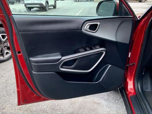 Used 2022 Kia Soul LX w/ Technology Package FWD image 21