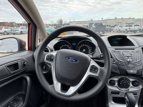 Used 2017 Ford Fiesta SE image 11