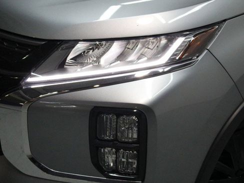 Used 2023 Mitsubishi Outlander Sport ES image 2