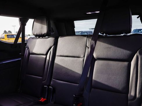 Used 2025 GMC Yukon XL Denali AWD/4WD image 33