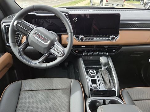 New 2026 GMC Canyon AT4 w/ AT4 Premium Package AWD/4WD image 16