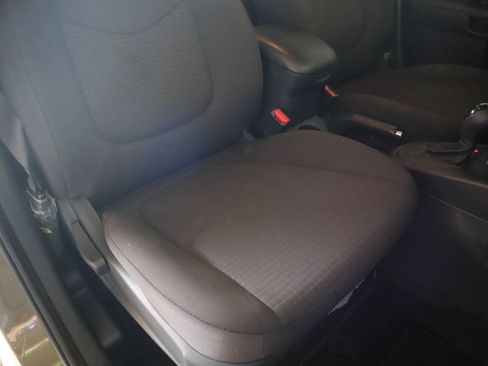 Used 2013 Kia Soul FWD image 12