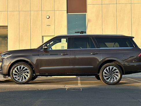 New 2025 Lincoln Navigator L Black Label image 6