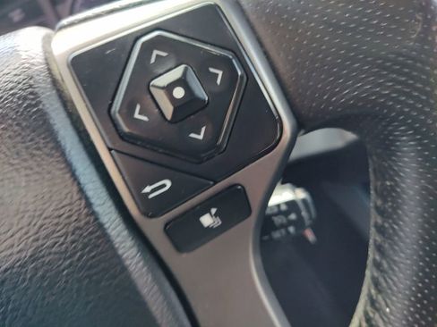 Used 2016 Toyota Tacoma SR5 w/ SR5 Appearance Package (SN) image 28