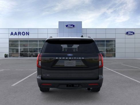 New 2026 Ford Expedition Active image 5