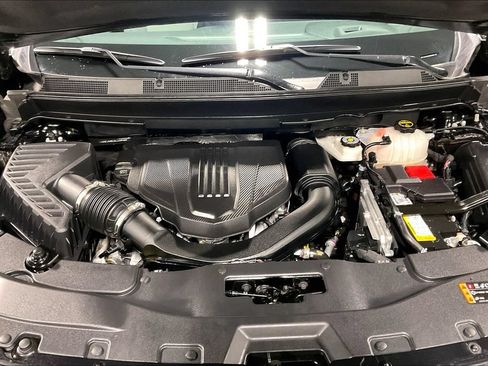 Used 2025 Chevrolet Traverse High Country w/ LPO, Floor Liner Package AWD/4WD image 11