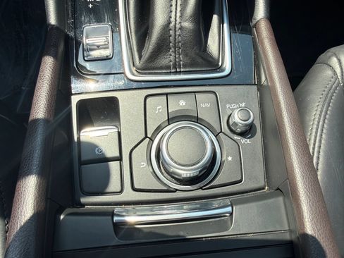 Used 2018 MAZDA MAZDA3 Touring FWD image 20