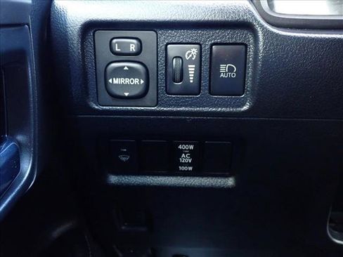 Used 2020 Toyota 4Runner SR5 Premium w/ Moonroof Package AWD/4WD image 24
