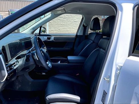 Used 2025 Hyundai Santa Fe SEL FWD image 14
