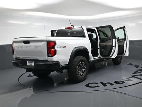 Used 2026 Chevrolet Colorado ZR2 w/ Technology Package AWD/4WD image 24