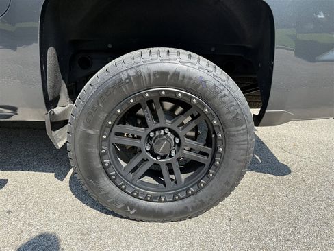 Used 2018 Chevrolet Silverado 1500 LT w/ Texas Edition image 24