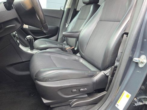 Used 2016 Chevrolet Trax LT w/ LT Convenience Package FWD image 19