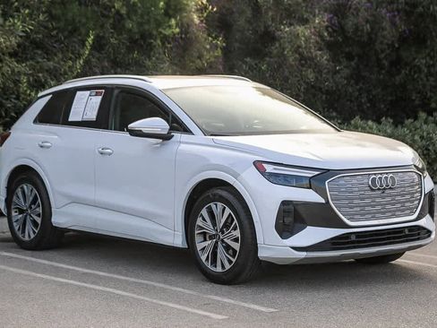 Used 2023 Audi Q4 e-tron Premium Plus w/ Premium Plus image 3