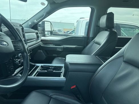 Used 2024 Ford F250 Lariat w/ Sport Appearance Package AWD/4WD image 4