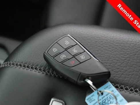 Used 2025 GMC Yukon Denali image 3