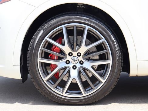 Used 2022 Maserati Levante Modena image 60