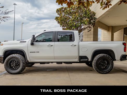 Used 2025 Chevrolet Silverado 2500 LT w/ Trail Boss Package image 5