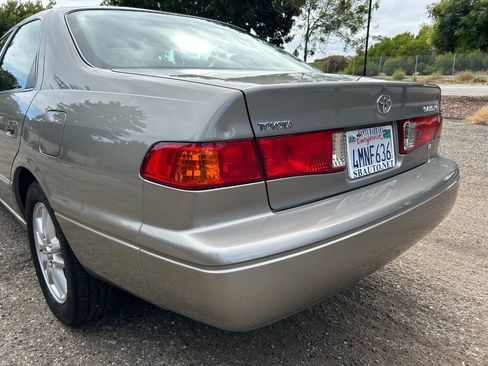 Used 2000 Toyota Camry XLE FWD image 23