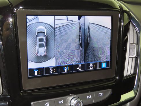 Used 2023 Chevrolet Traverse Premier AWD/4WD image 23