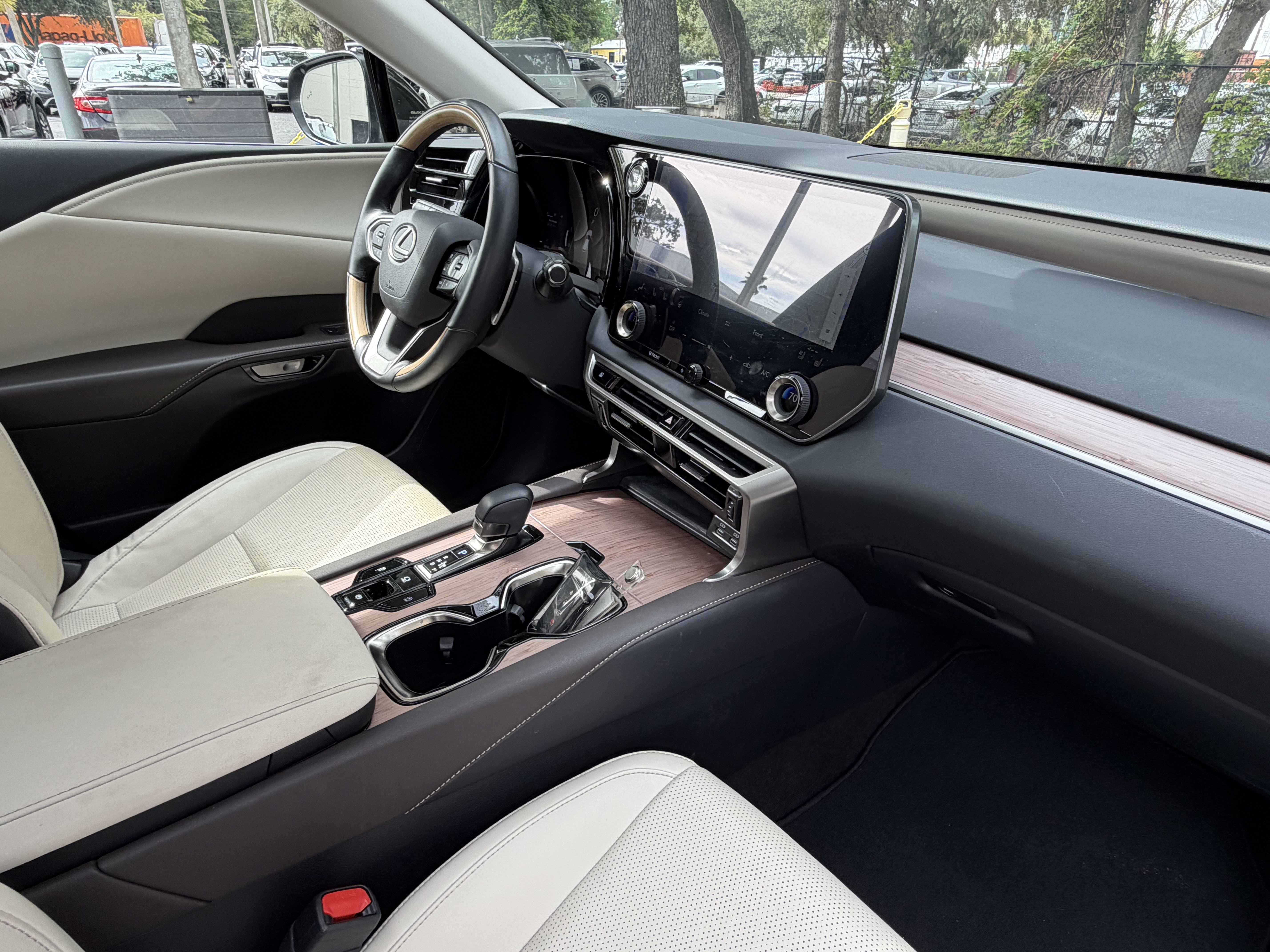 Certified 2025 Lexus RX 350 Premium Plus w/ Accessory Package (Z1) FWD image 43