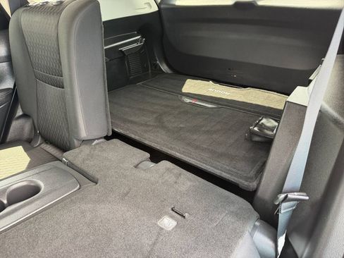 Used 2019 Nissan Rogue SV AWD/4WD image 14