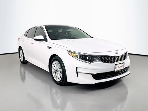 Used 2016 Kia Optima EX w/ Premium Package FWD image 4