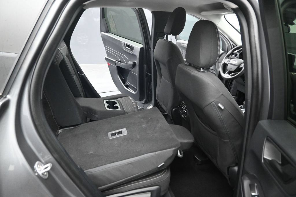Used 2025 Ford Escape Active AWD/4WD image 30