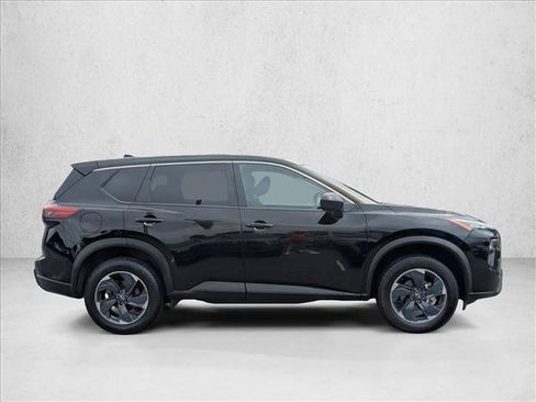 Used 2024 Nissan Rogue SV AWD/4WD image 4
