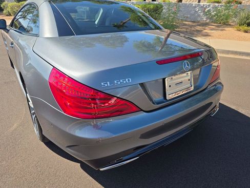 Used 2018 Mercedes-Benz SL 550 image 19