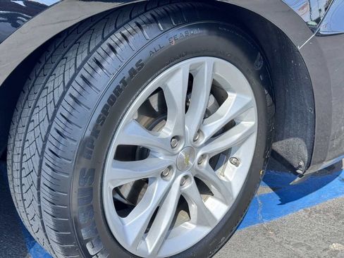 Used 2017 Chevrolet Malibu Hybrid w/ Leather Package FWD image 20