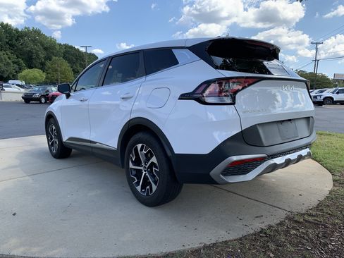 Used 2023 Kia Sportage EX FWD image 8