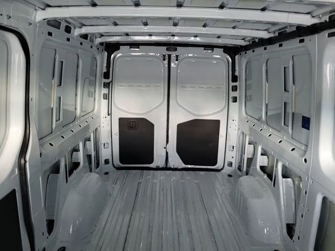 Used 2025 Mercedes-Benz Sprinter 2500 image 18