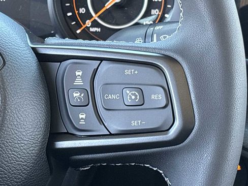 New 2025 Jeep Gladiator Sport image 27