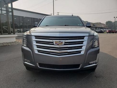 Used 2018 Cadillac Escalade Platinum AWD/4WD image 9