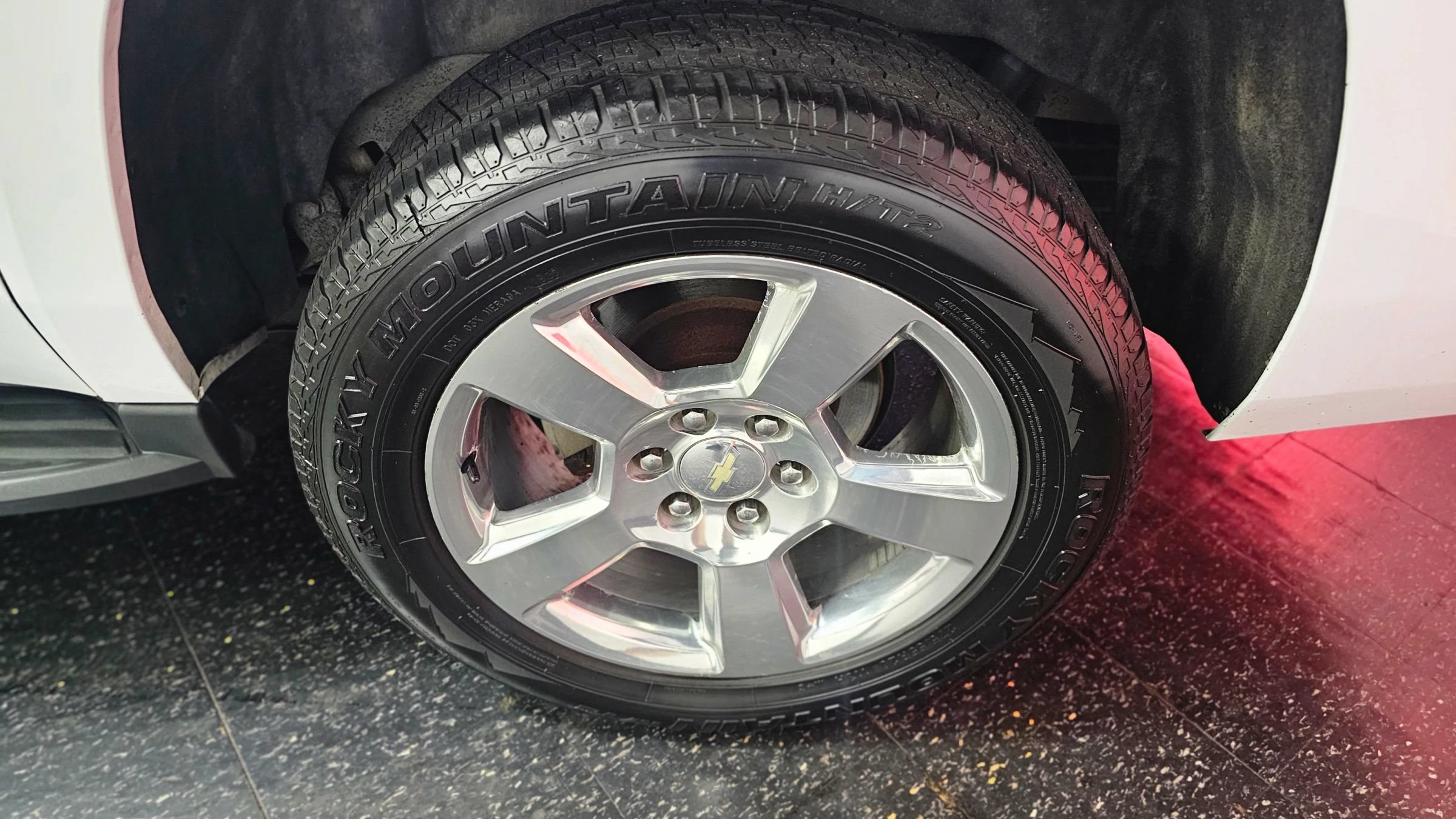 Used 2018 Chevrolet Suburban LT AWD/4WD image 19