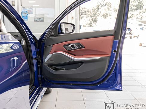 Used 2024 BMW 330i xDrive Sedan AWD/4WD image 43