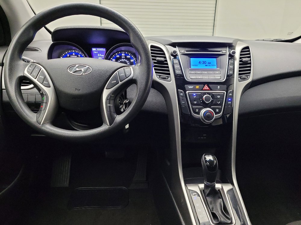 Used 2017 Hyundai Elantra GT FWD image 22