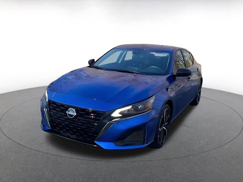 Used 2025 Nissan Altima 2.5 SR image 7