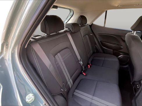 Used 2025 Hyundai Venue SEL FWD image 19