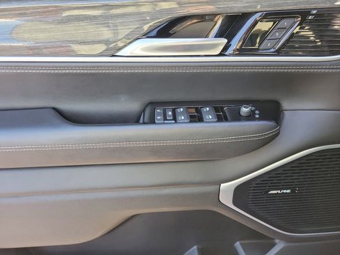 Used 2022 Jeep Wagoneer Series III image 15