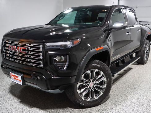 Used 2023 GMC Canyon Denali AWD/4WD image 32